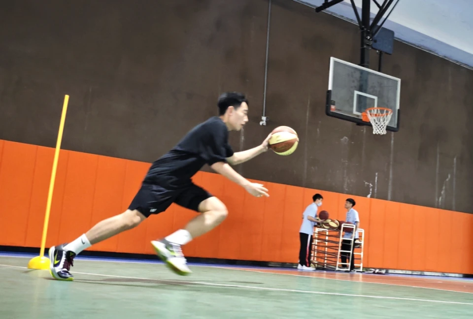 青少年篮球爱好者综合训练方案_0